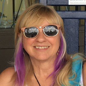 Meet your Posher, Becky